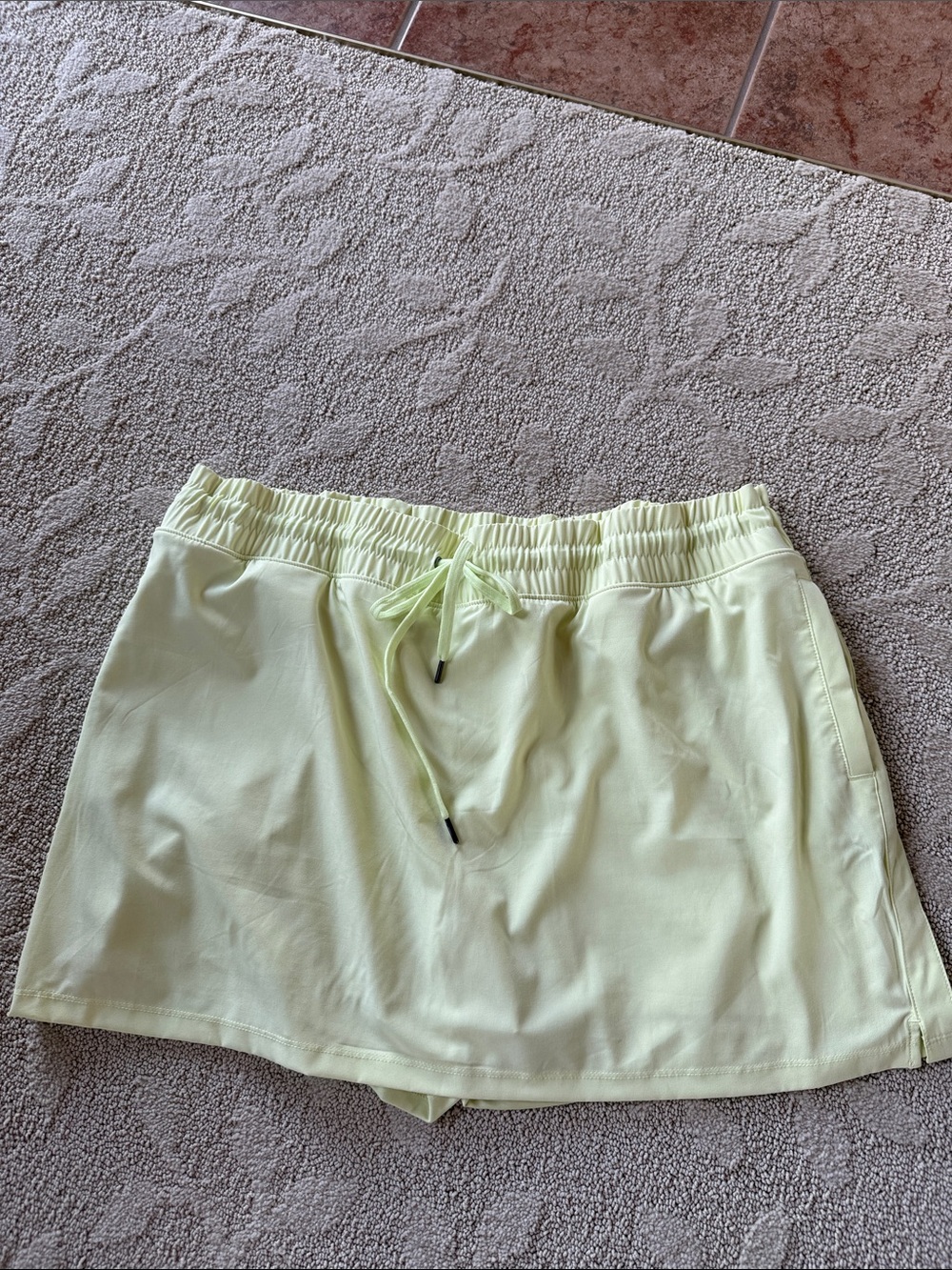 Fluorescent greenish yellow green, Women’s Drawstring Athletic Shorts